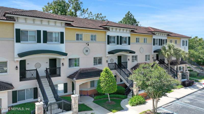 2 bedroom Condominium at 9745 Touchton Road #327, Il Villagio, Jacksonville — photo 2