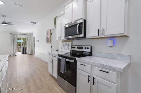 6068 Bucking Bronco Drive, Jacksonville FL - photo 6 of 34