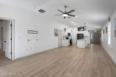 6068 Bucking Bronco Drive, Jacksonville FL - photo 17 of 34