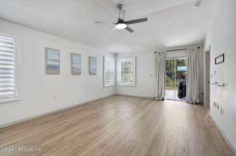 6068 Bucking Bronco Drive, Jacksonville FL - photo 15 of 34