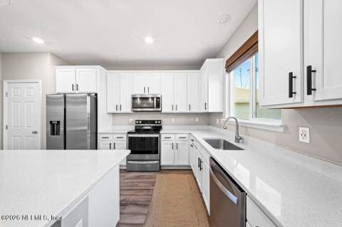 13073 Palmetto Bluff Drive, Jacksonville FL - photo 10 of 45