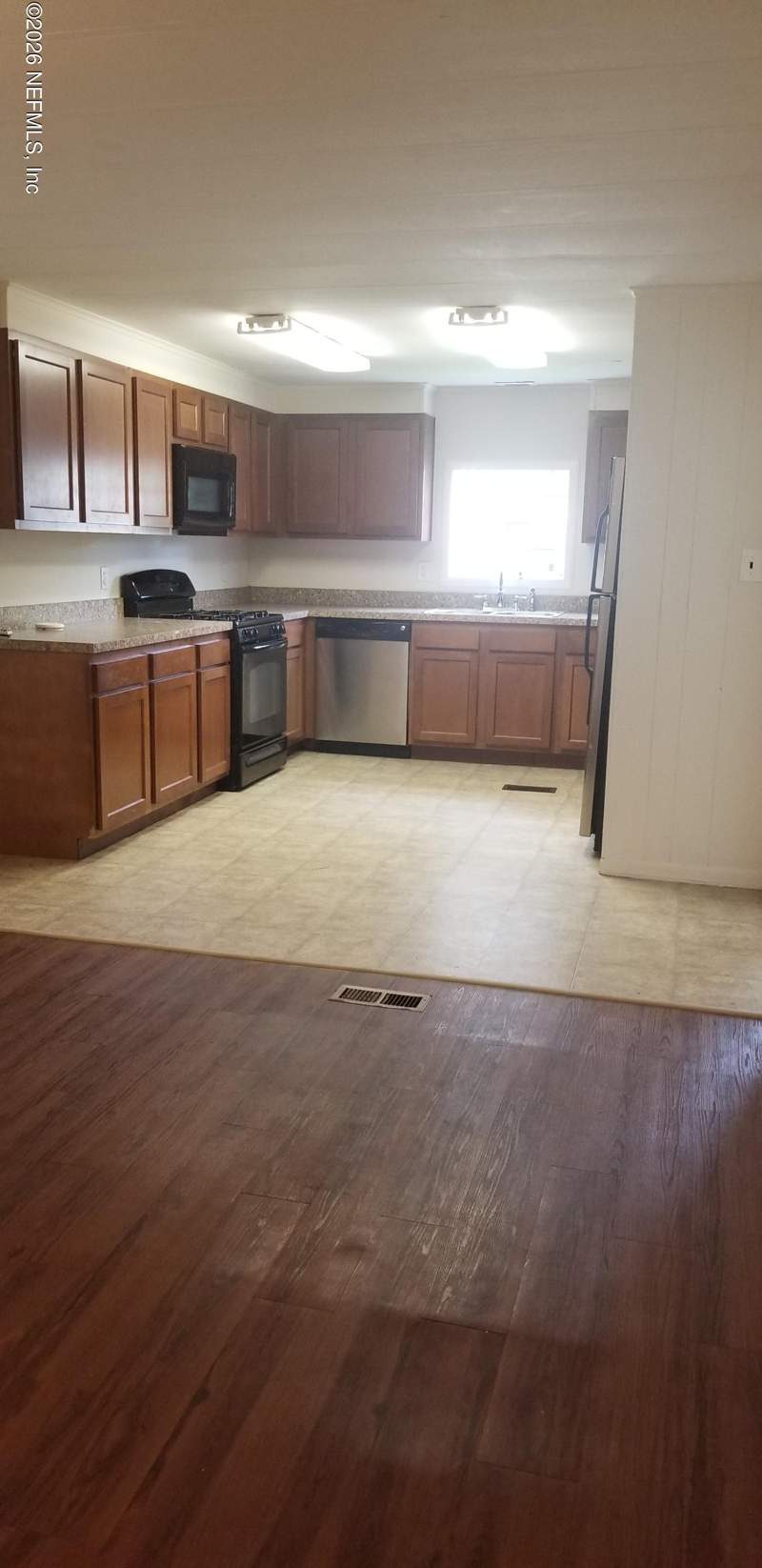 3 bedroom Mobile Home at 7614 Club Duclay Drive, Duclay Forest, Jacksonville — photo 5