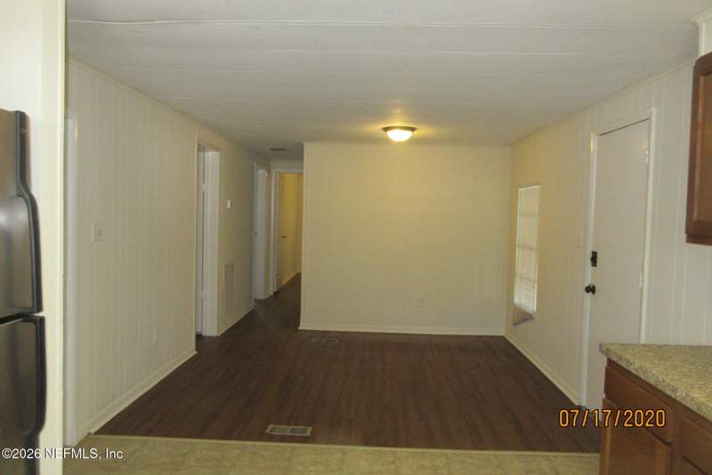 3 bedroom Mobile Home at 7614 Club Duclay Drive, Duclay Forest, Jacksonville — photo 4