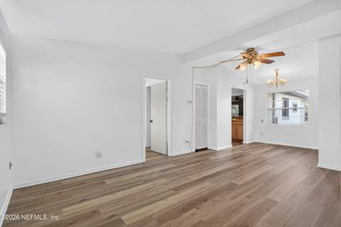 7638 Crest Drive, Jacksonville FL - photo 8 of 38
