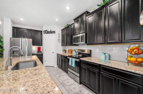 11973 Bridgehampton Road, Jacksonville FL - photo 13 of 38