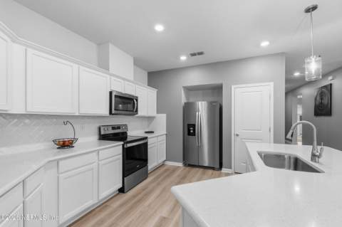 12278 Gillespie Avenue, Jacksonville FL - photo 16 of 30