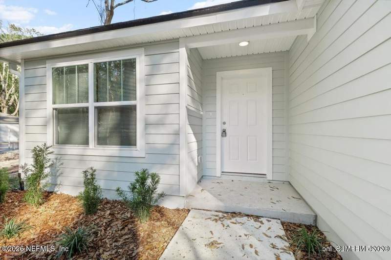 3 bedroom Single Family Residence at 2289 Lewis Street, Lewisville, Jacksonville — photo 2