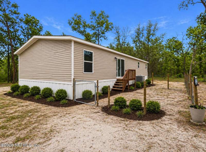 3 bedroom Manufactured Home at 121 Janet Drive, Palatka, Palatka — photo 4