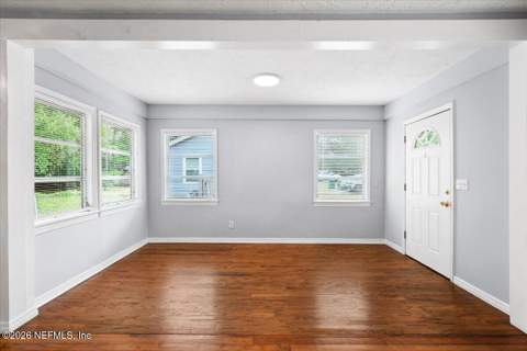 4649 Delta Avenue, Jacksonville FL - photo 6 of 40