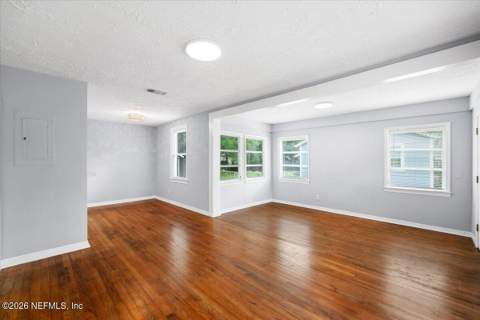 4649 Delta Avenue, Jacksonville FL - photo 7 of 40