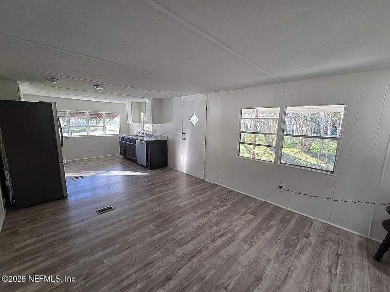2 bedroom Manufactured Home at 200 E Char Lane, Crescent City, Crescent City — photo 5