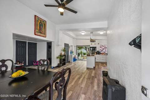 5356 Keystone Drive, Jacksonville FL - photo 7 of 29