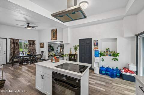 5356 Keystone Drive, Jacksonville FL - photo 8 of 29