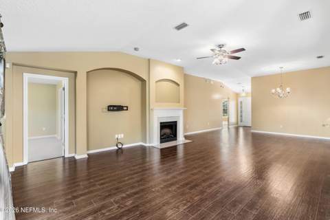 6933 Southern Oaks Drive, Jacksonville FL - photo 10 of 39
