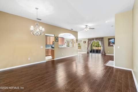 6933 Southern Oaks Drive, Jacksonville FL - photo 8 of 39