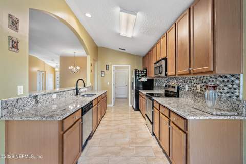 6933 Southern Oaks Drive, Jacksonville FL - photo 18 of 39