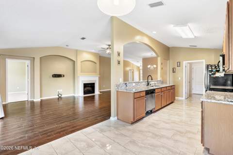 6933 Southern Oaks Drive, Jacksonville FL - photo 19 of 39