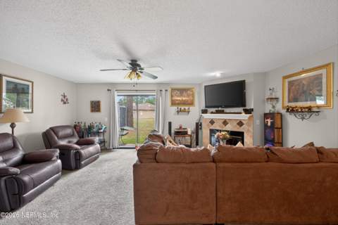 8849 Victoria Landing Drive, Jacksonville FL - photo 7 of 21