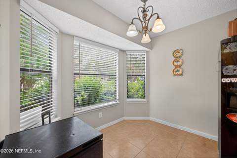 8849 Victoria Landing Drive, Jacksonville FL - photo 10 of 21