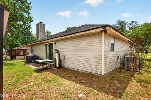 8849 Victoria Landing Drive, Jacksonville FL - photo 19 of 21