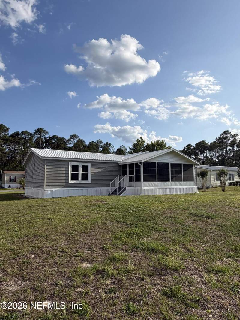 3 bedroom Mobile Home at 107 Trout Trail, Lake Crescent Estates, Crescent City — photo 2