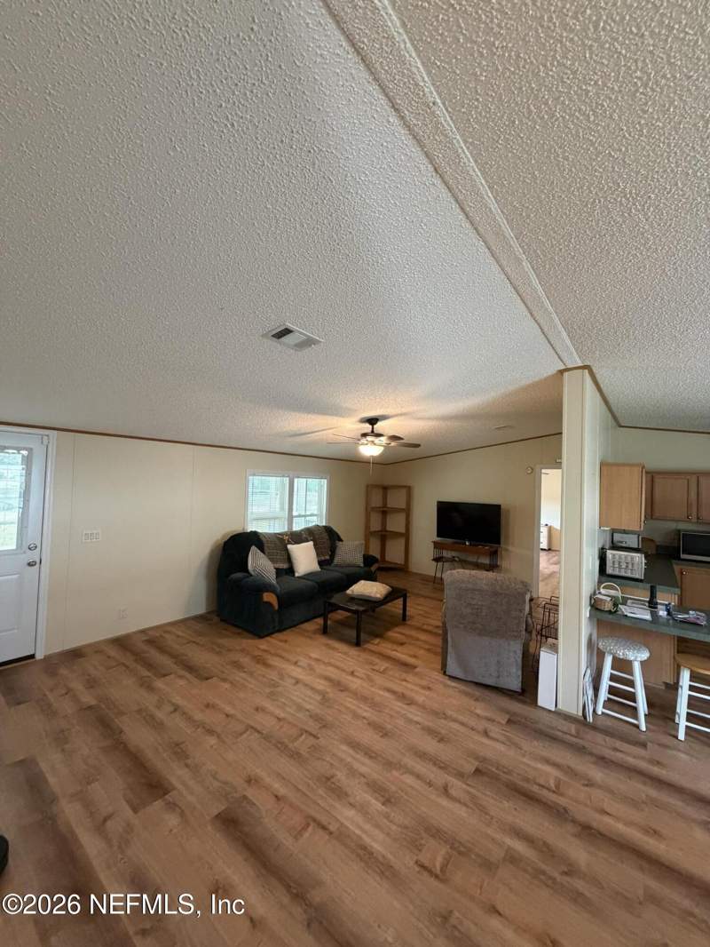 3 bedroom Mobile Home at 107 Trout Trail, Lake Crescent Estates, Crescent City — photo 5