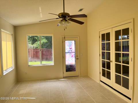203 Village Drive, Welaka FL - photo 11 of 31