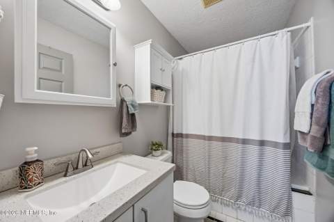 1607 Castle Rock Court, Jacksonville FL - photo 6 of 31