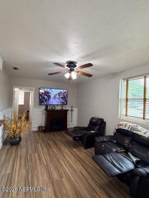 2 bedroom Single Family Residence at 836 Gates Street, Lake Forest, Jacksonville — photo 2