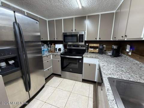 6109 Tuscony Circle, Jacksonville FL - photo 7 of 24