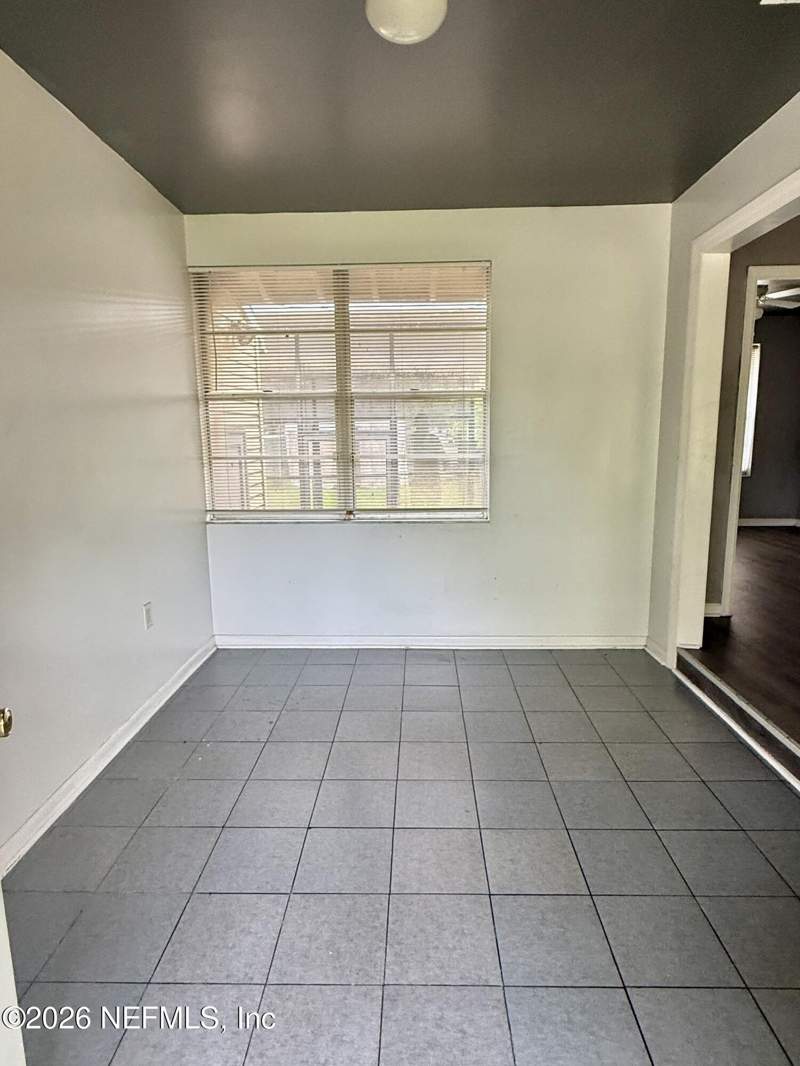3 bedroom Single Family Residence at 8384 Delaware Avenue, Lake Forest, Jacksonville — photo 4
