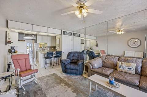 811 1st Street #Unit 10, Jacksonville Beach FL - photo 10 of 34