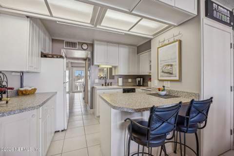 811 1st Street #Unit 10, Jacksonville Beach FL - photo 12 of 34