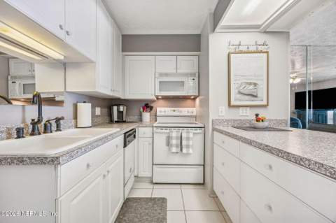 811 1st Street #Unit 10, Jacksonville Beach FL - photo 15 of 34