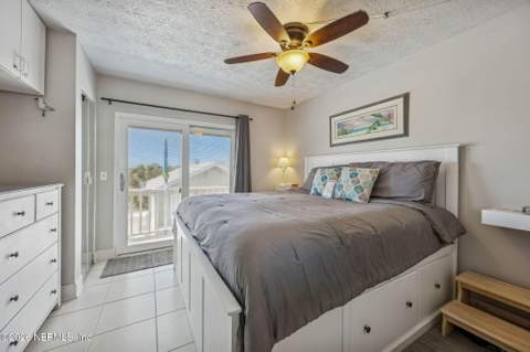 811 1st Street #Unit 10, Jacksonville Beach FL - photo 16 of 34