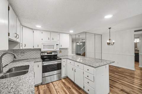 10396 Bigtree Circle, Jacksonville FL - photo 10 of 27