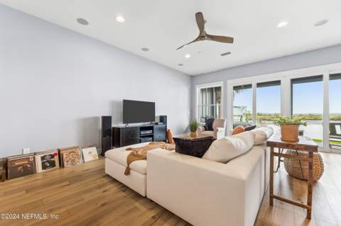 2340 Beach Boulevard, Jacksonville Beach FL - photo 18 of 58