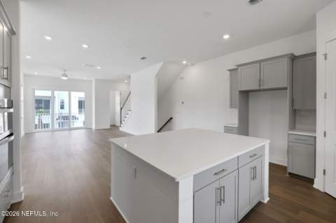 1091 1st Avenue, Jacksonville Beach FL - photo 17 of 33