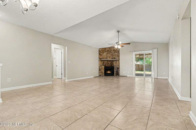 3 bedroom Single Family Residence at 11737 Wattle Tree Court, Summer Trees, Jacksonville — photo 5