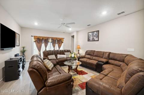 10199 Powell Creek Court, Jacksonville FL - photo 7 of 39