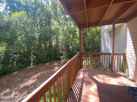 7043 Valley Crest Court, Jacksonville FL - photo 8 of 35
