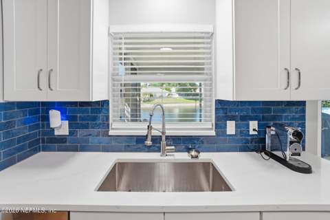12623 Ash Harbor Drive, Jacksonville FL - photo 11 of 36