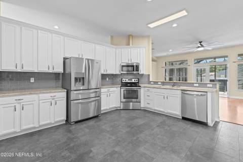 10211 Wellhouse Court, Jacksonville FL - photo 16 of 47