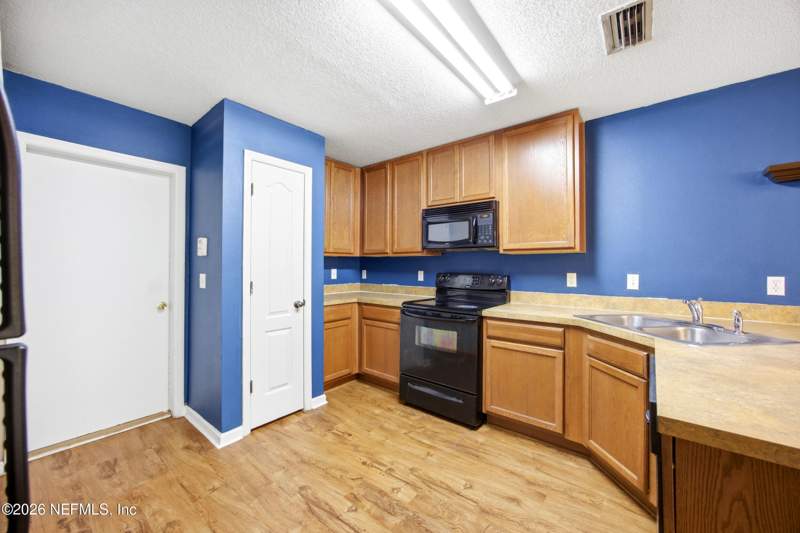 2 bedroom Townhouse at 7731 Playschool Lane, Timothys Landing, Jacksonville — photo 5