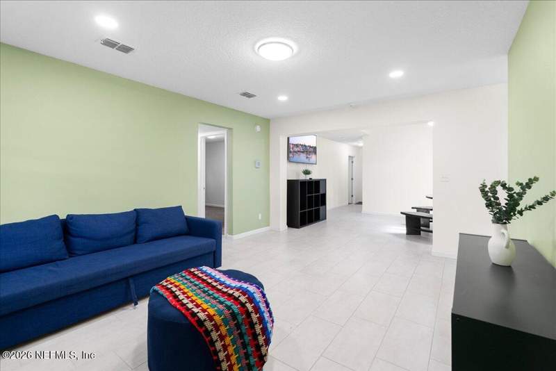 4 bedroom Single Family Residence at 3859 Abby Lane, Spring Park Manor, Jacksonville — photo 5