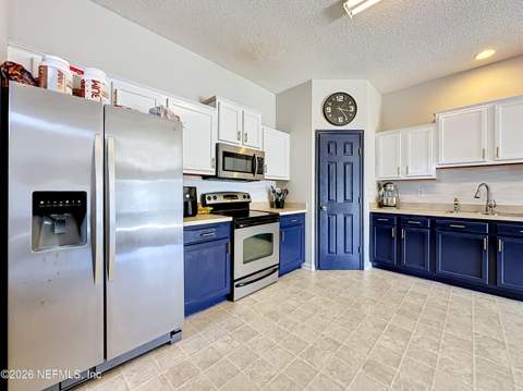8638 Julia Marie Circle, Jacksonville FL - photo 14 of 28