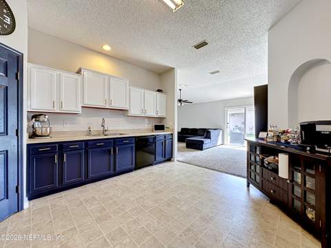 8638 Julia Marie Circle, Jacksonville FL - photo 13 of 28