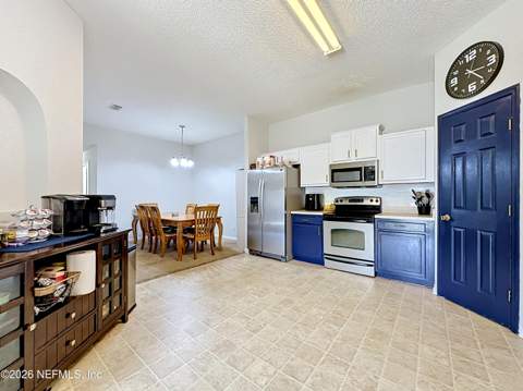 8638 Julia Marie Circle, Jacksonville FL - photo 12 of 28