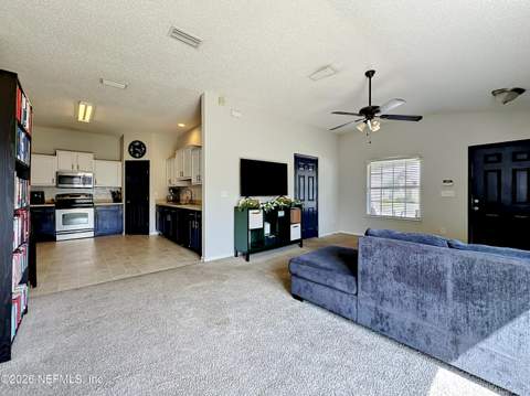 8638 Julia Marie Circle, Jacksonville FL - photo 10 of 28