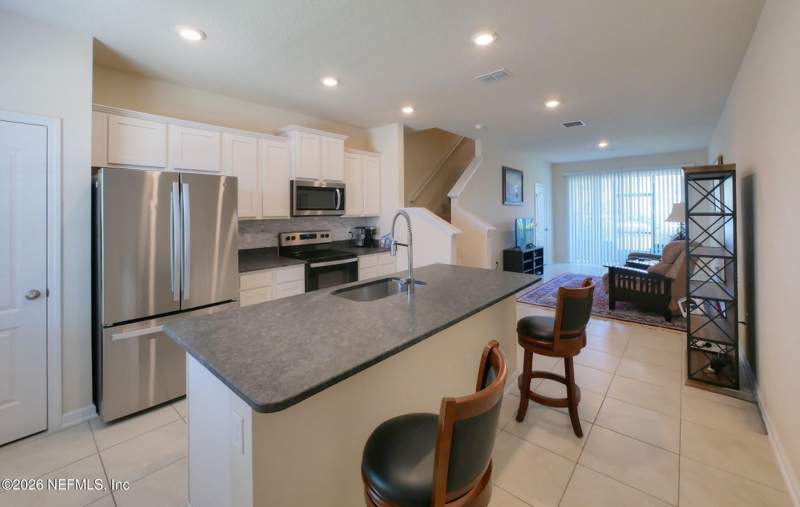 2 bedroom Townhouse at 648 Yellow Oaks Lane, Towering Oaks, Orange Park — photo 2
